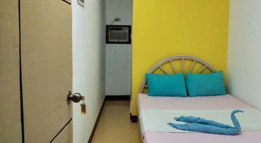 Citi Circle Guesthouse Hostel Cebu Exterior photo