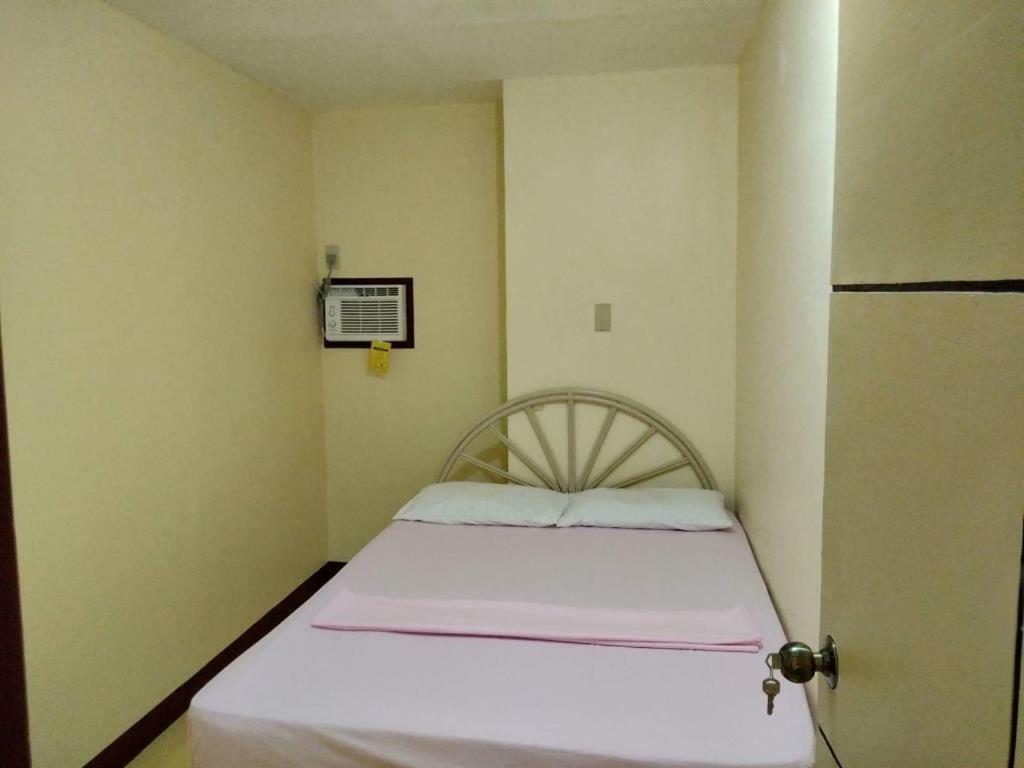 Citi Circle Guesthouse Hostel Cebu Exterior photo